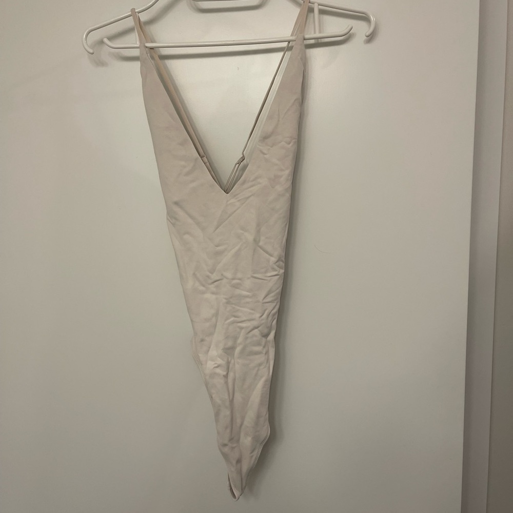 Babaton Bodysuit - Matte Pearl Size Small - Picture 1 of 3
